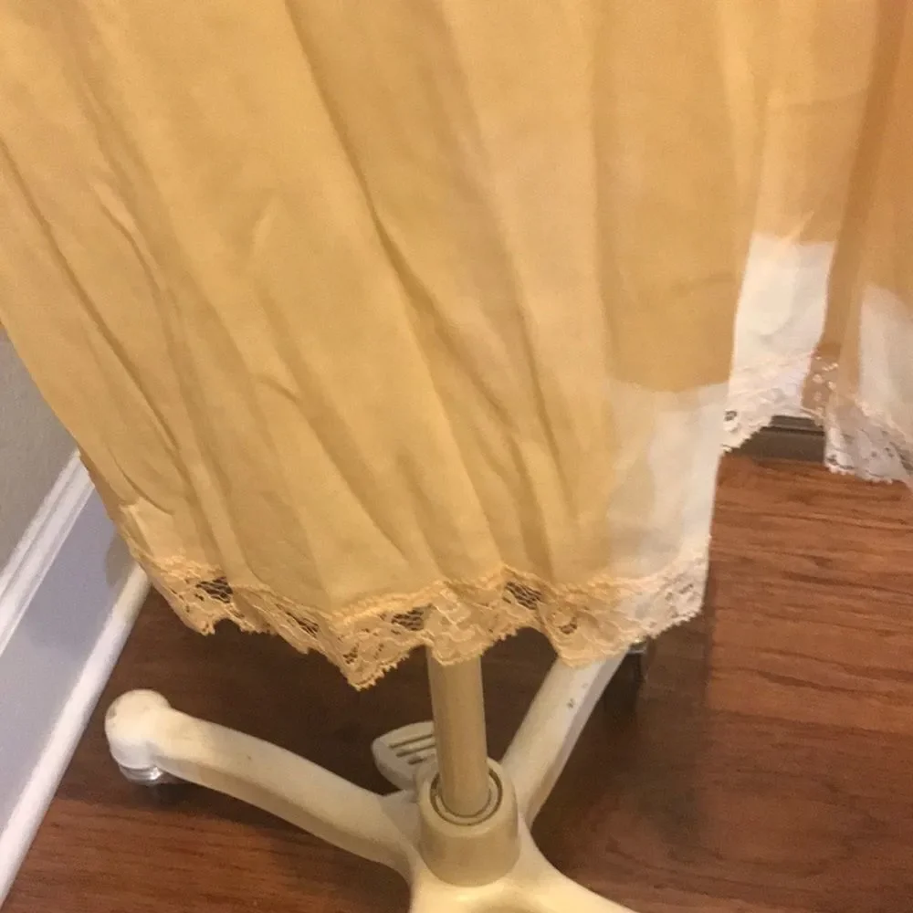 ‎Vintage strapless slip with lace detail